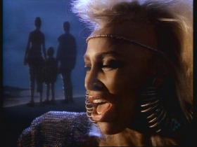 Tina Turner We Don't Need Another Hero (Thunderdome)